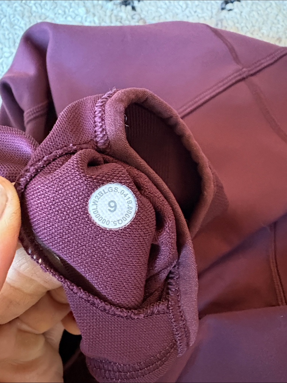 Lululemon set sz 6 Burgundy Power Pivot Tank Bra and Short 2.5 - Picture 4 of 4